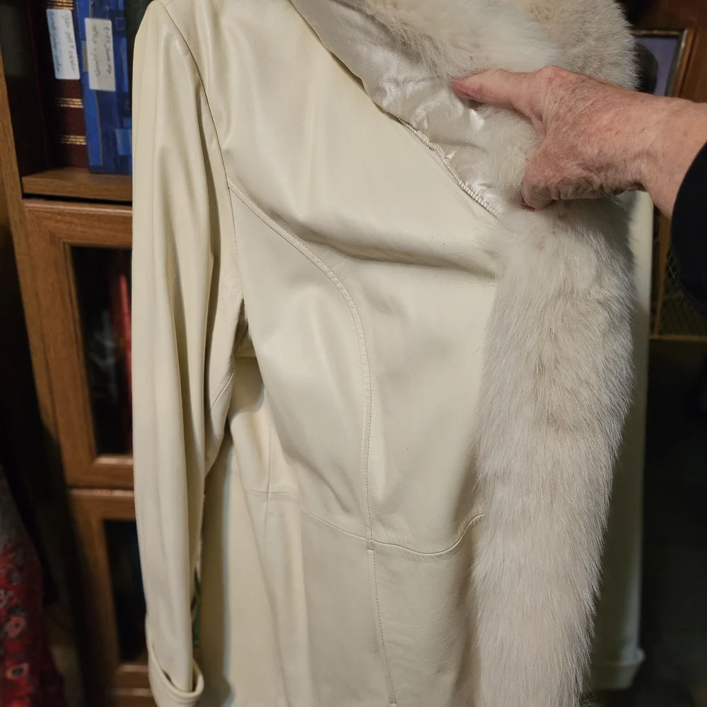 Gallery Cream Fur-Trimmed Trench Coat - Picture 3 of 4